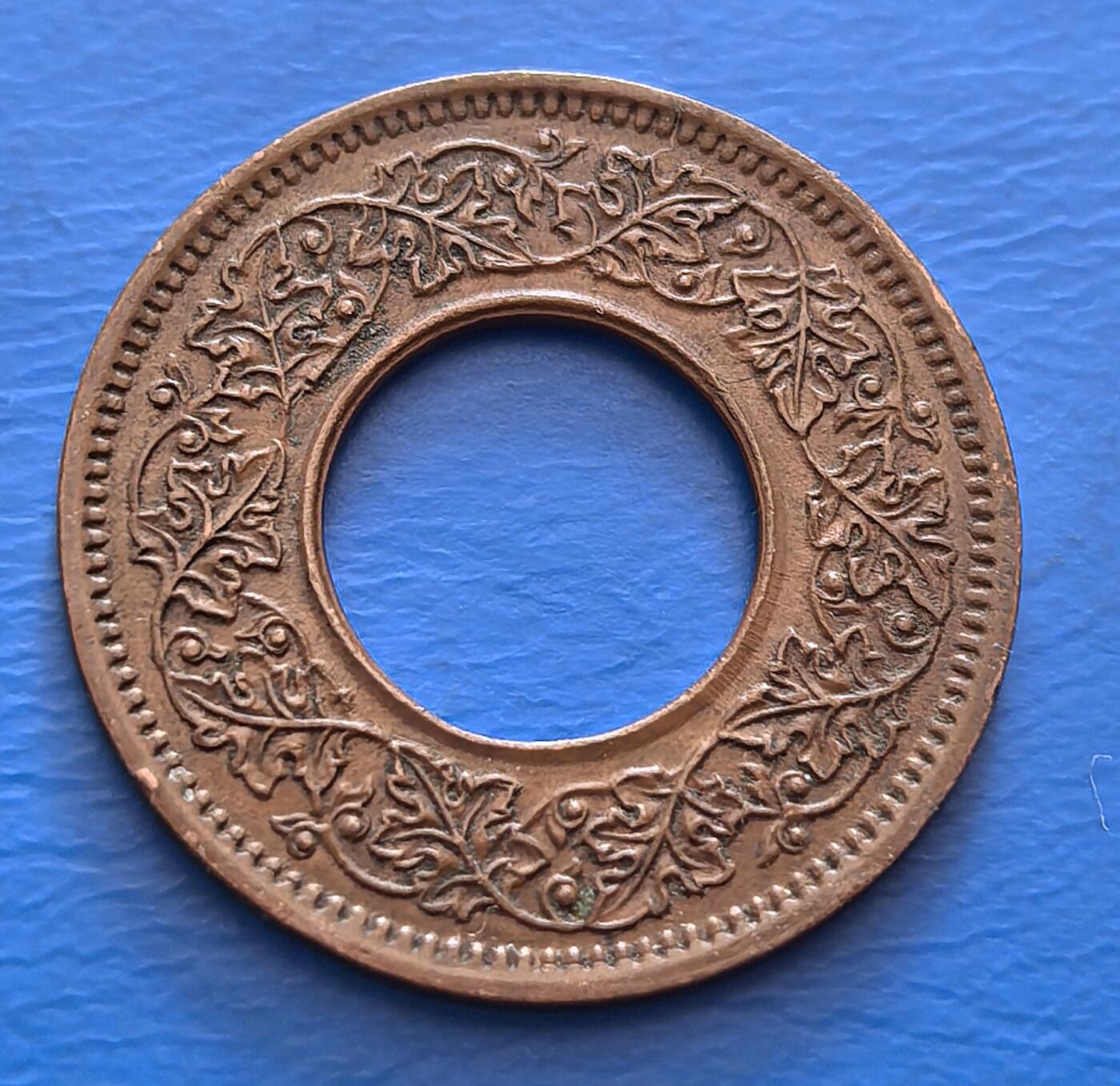 外国优质老铜币银币，周六九点倒数截拍，满百包邮，可寄存半年，喜欢朋友微信扫描二维码可直接参拍 印度1945年1派沙