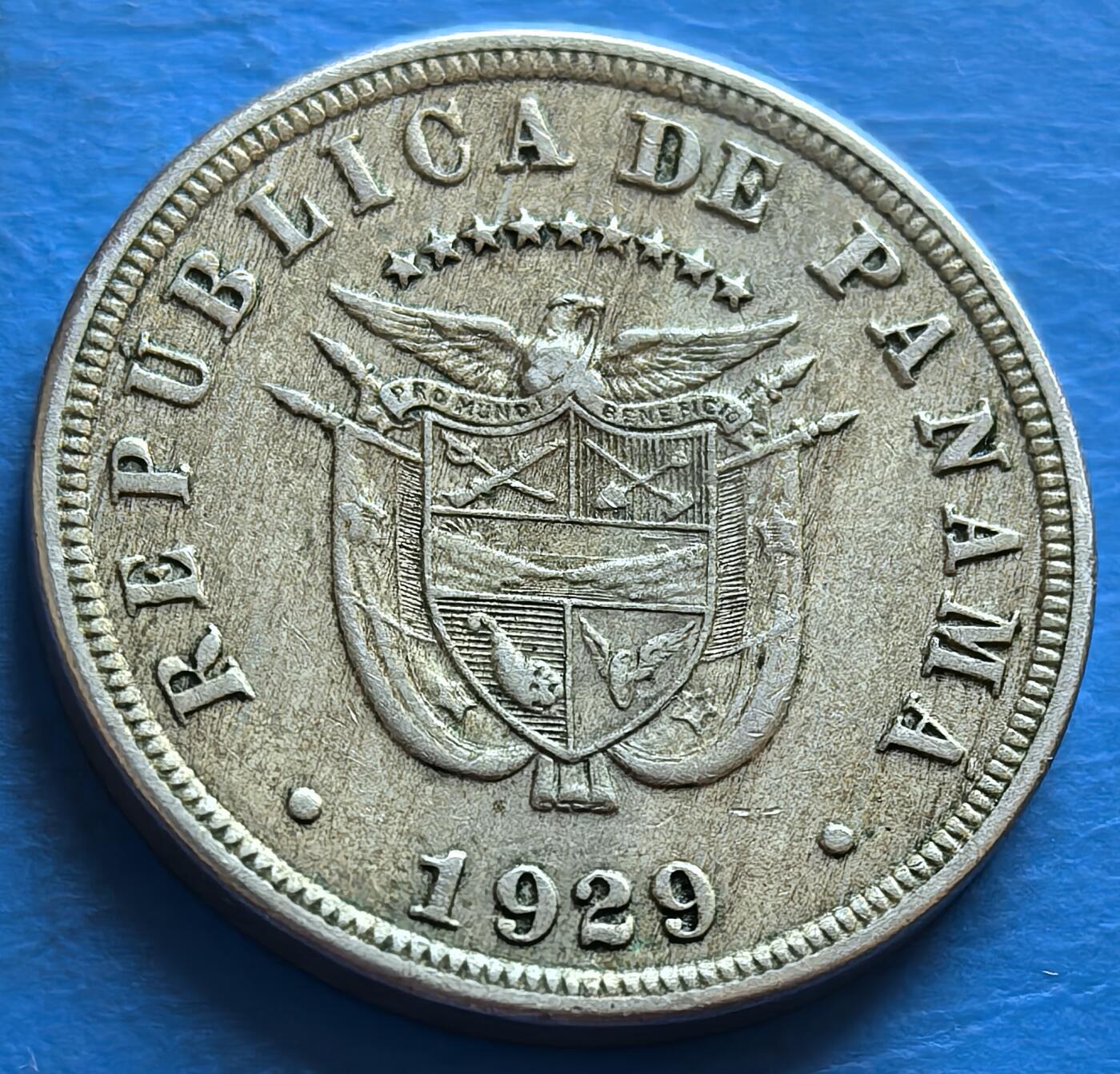 外国优质老铜币银币，周六九点倒数截拍，满百包邮，可寄存半年，喜欢朋友微信扫描二维码可直接参拍 巴拿马1929年5分