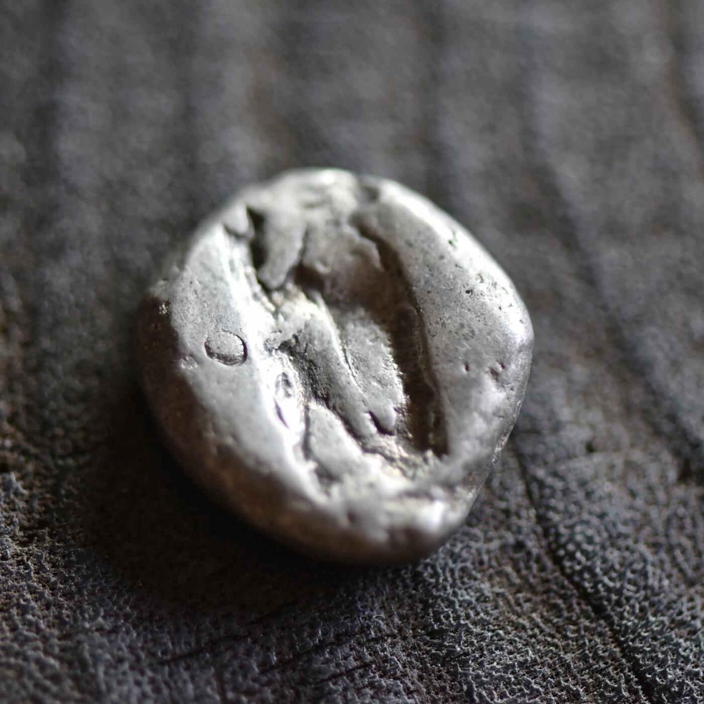 【良泉】【2025年最后一场】12月18日晚19.30点开拍！188组【直播场】西方古代钱币、丝路杂项、印章！ 【淡金色 美品！】公元前5世纪【古波斯】阿契美尼德帝国，西格勒斯银币，5.54克