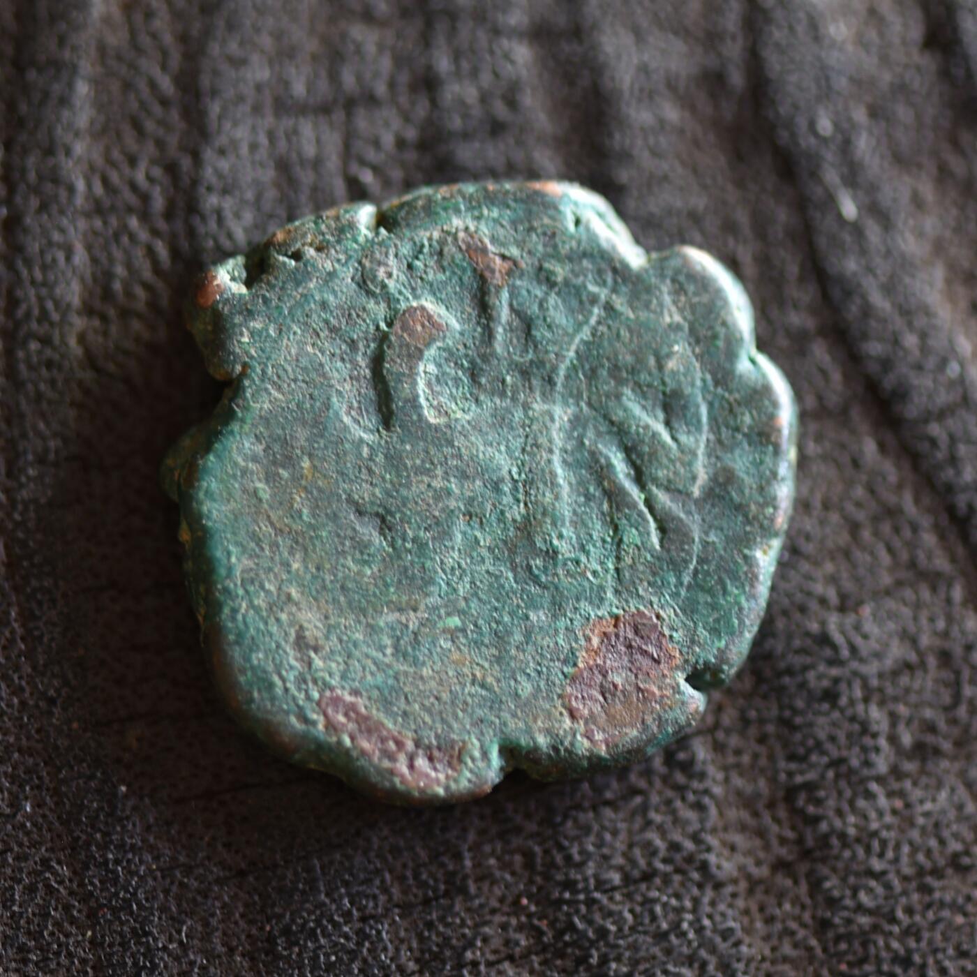 【良泉】【2025年最后一场】12月18日晚19.30点开拍！188组【直播场】西方古代钱币、丝路杂项、印章！ 约1780-1850年【阿富汗】自治地区打制“弯刀”法鲁斯铜币，6.3克