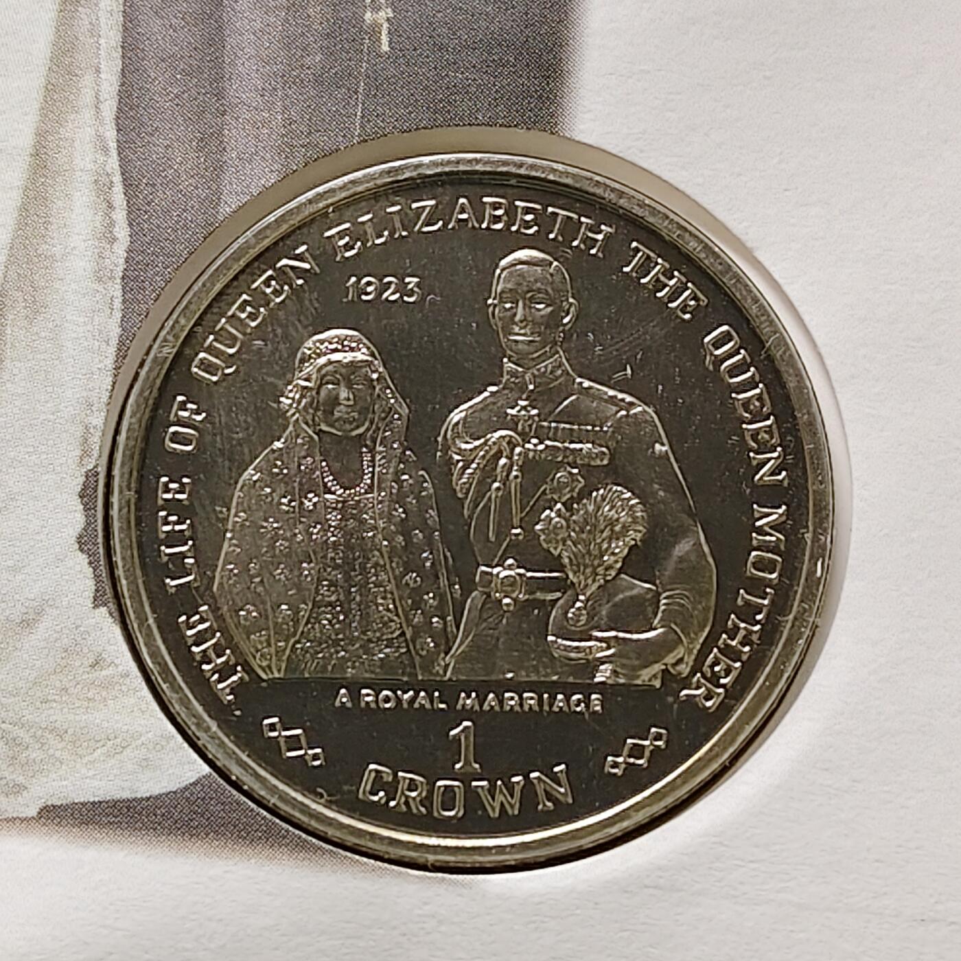 【全场包邮】纯粹捡漏拍482场（免费代拍第19场）-币封+套装+富兰克林（注意佣金） 【邮币封】直布罗陀1999年1克朗女王母亲伊丽莎白皇太后人生中的重要时刻系列婚礼克朗型纪念币邮币封