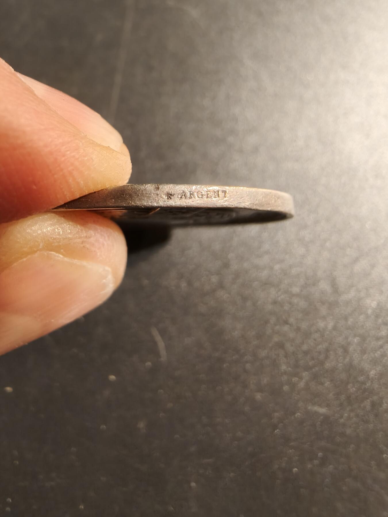 老王徽章第167期 法国亨利·多米尼克·拉科代尔银质代币    蜜蜂950银标     直径32mm.   重量12.7g