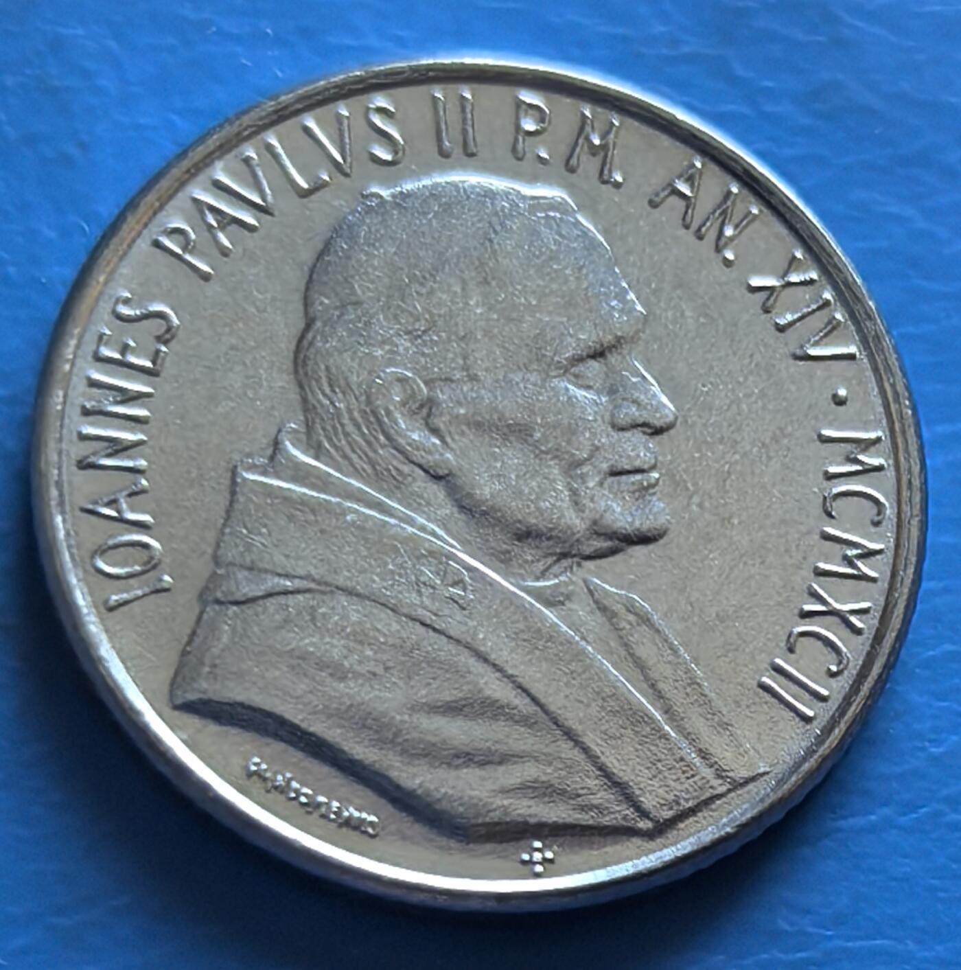 外国优质老铜币银币，周六九点倒数截拍，满百包邮，可寄存半年，喜欢朋友微信扫描二维码可直接参拍 梵蒂冈100里拉