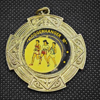 【淘币小摊】限时拍第八百一十六拍  纪念章场  满百包邮可预留两周  周一统一发货  -  英国长跑纪念章直径43mm