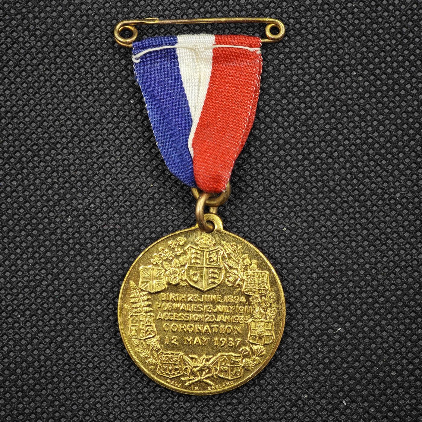 【淘币小摊】限时拍第八百一十六拍  纪念章场  满百包邮可预留两周  周一统一发货   英国1937年乔治六世加冕纪念章直径32mm
