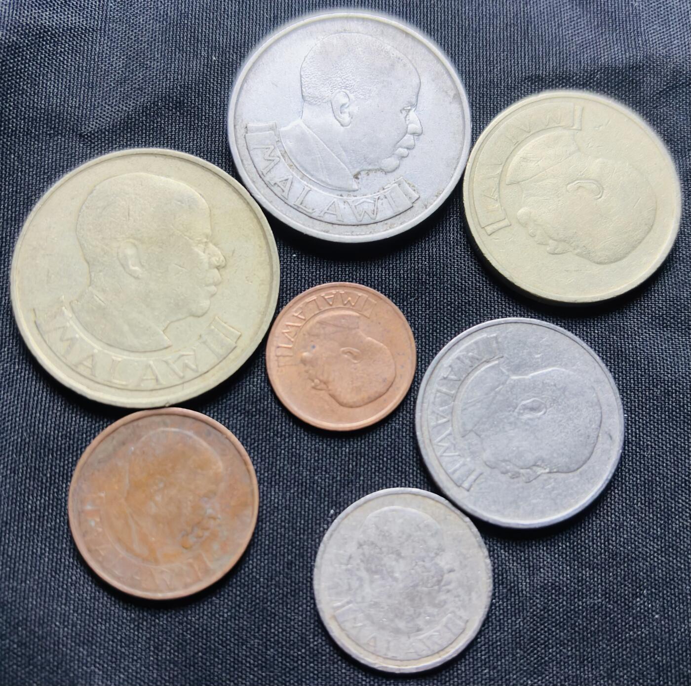 文馨钱币收藏第 284 场，【 长期接收代拍品】老藏家拍品南朝鲜李承晚时期货币，泰国大型纪念币，土耳其各时期及各国套币场 好品马拉维 7 枚套