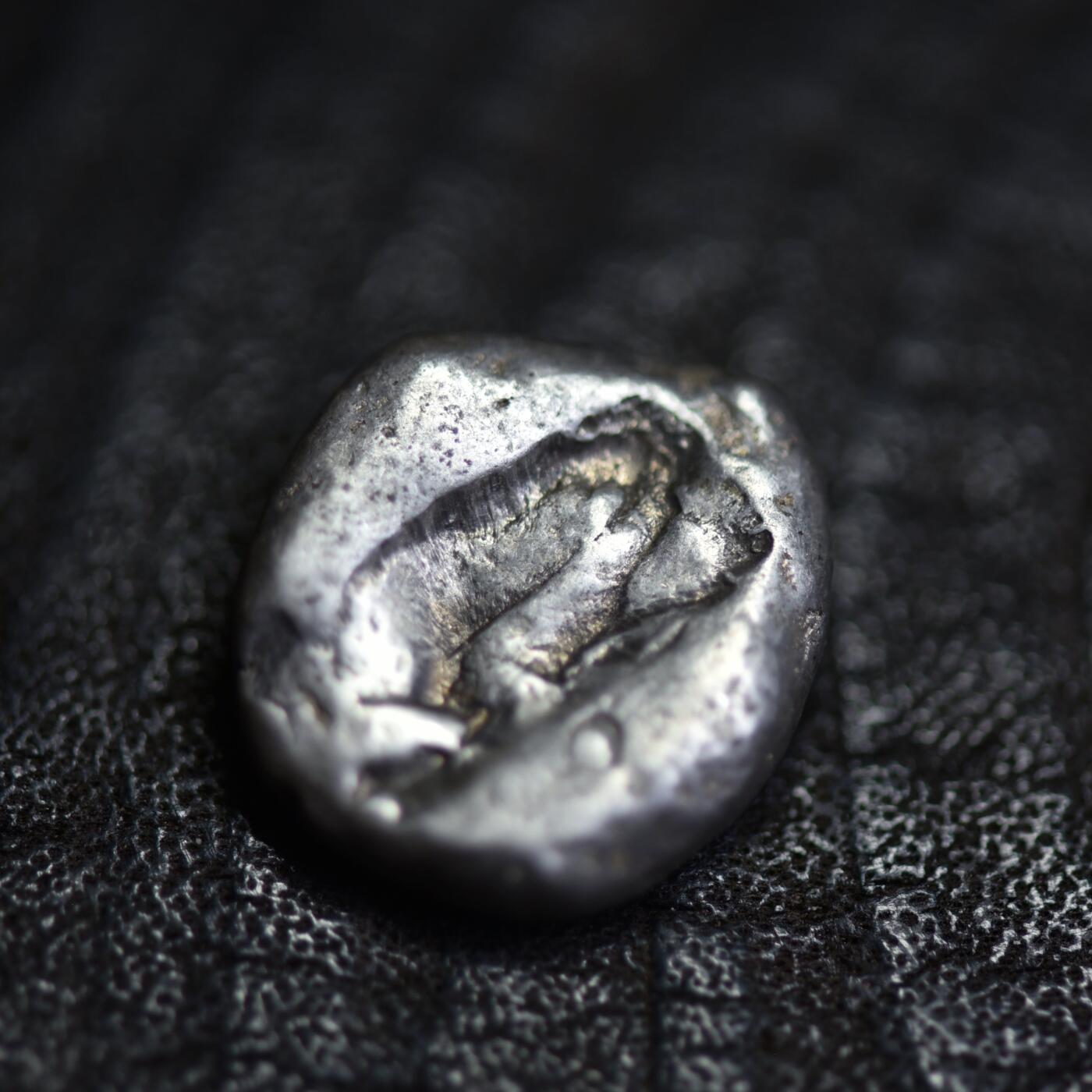 【良泉】【2025年最后一场】12月18日晚19.30点开拍！188组【直播场】西方古代钱币、丝路杂项、印章！ 【淡金色 美品！】公元前5世纪【古波斯】阿契美尼德帝国，西格勒斯银币，5.54克