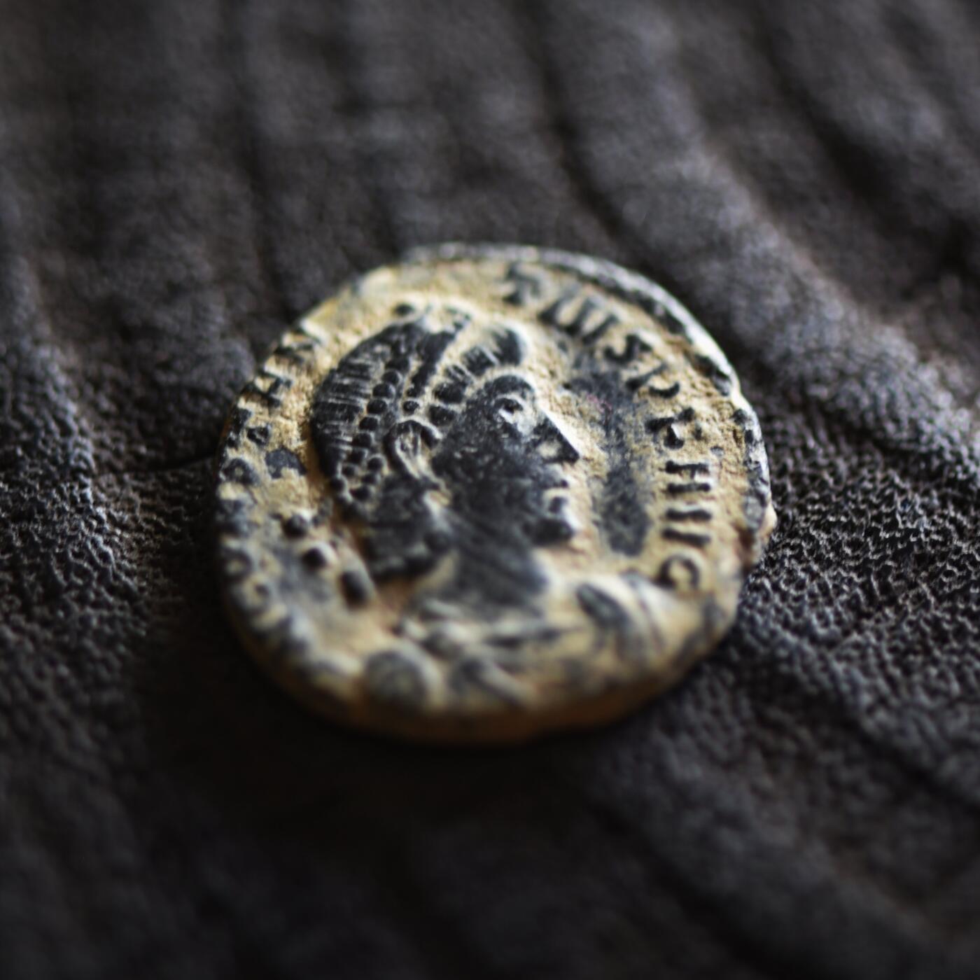 【良泉】【2025年最后一场】12月18日晚19.30点开拍！188组【直播场】西方古代钱币、丝路杂项、印章！ 【极美品】公元337-361年【古罗马】君士坦提乌斯二世，重新幸福时光铜币，君士坦丁堡造币厂，2.53克