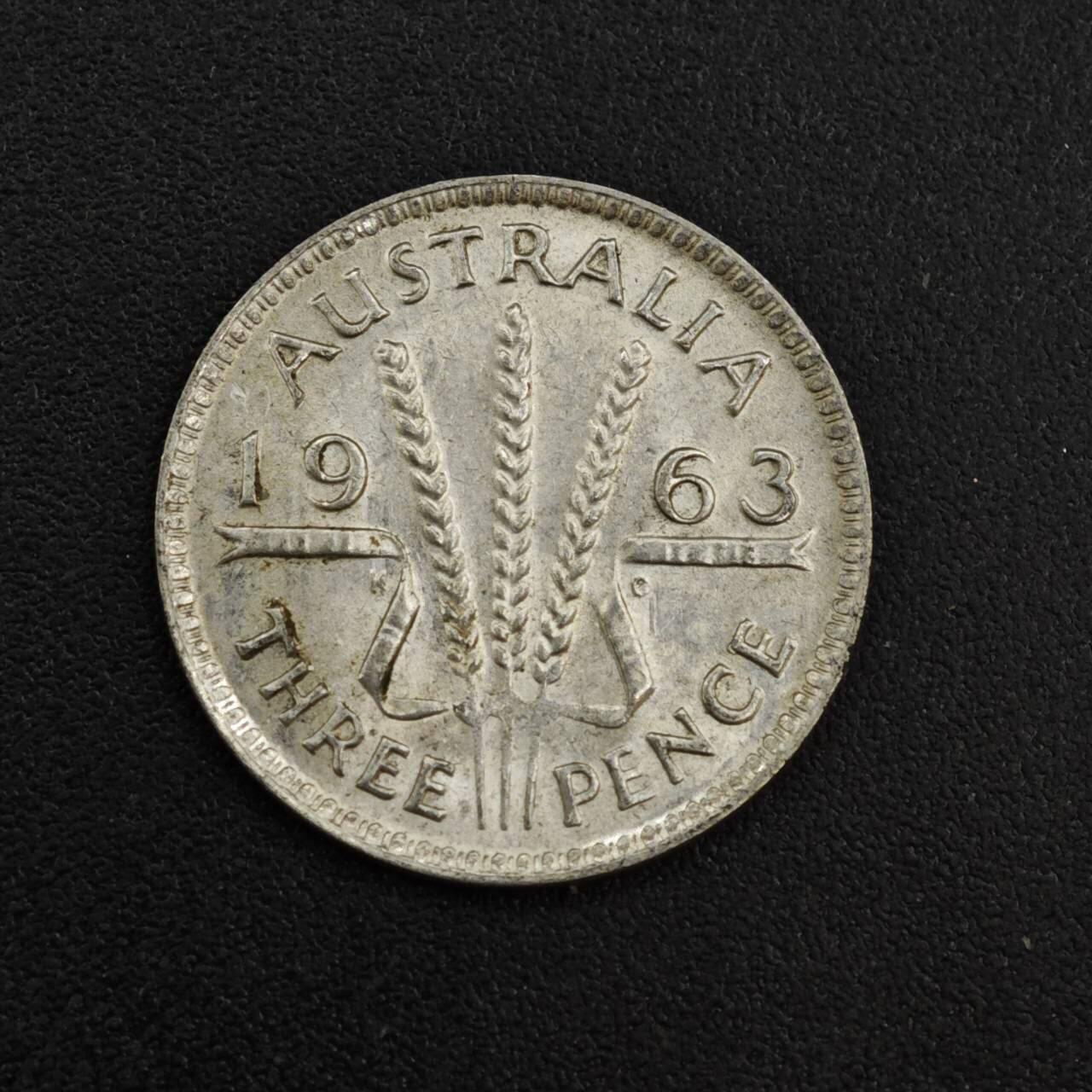 【淘币小摊】实时拍第八百一十四拍   散币场   满百包邮可预留二周 每周一统一发货   澳大利亚1963年伊丽莎白二世3便士银币