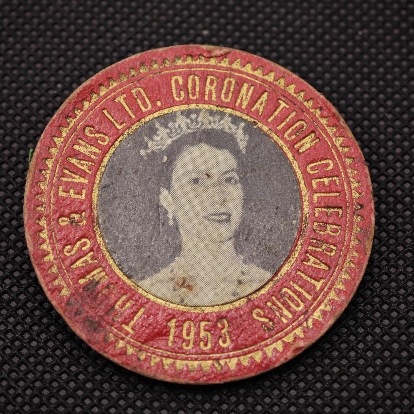 【淘币小摊】限时拍第八百一十六拍  纪念章场  满百包邮可预留两周  周一统一发货   英国1953年伊丽莎白女王加冕纪念章直径48mm