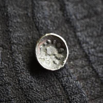 【良泉】【2025年最后一场】12月18日晚19.30点开拍！188组【直播场】西方古代钱币、丝路杂项、印章！ - 公元100-120年【南阿拉伯半岛】萨巴和希木叶尔王国，阿姆丹王【碟形】1/4标准【微型】银币，0.26克