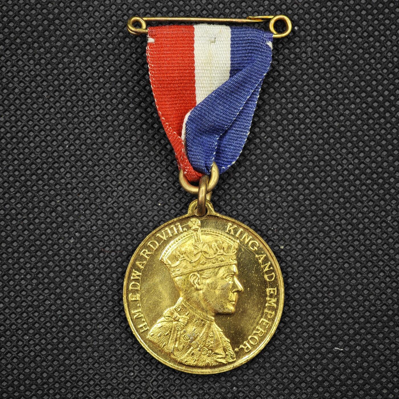 【淘币小摊】限时拍第八百一十六拍  纪念章场  满百包邮可预留两周  周一统一发货   英国1937年乔治六世加冕纪念章直径32mm