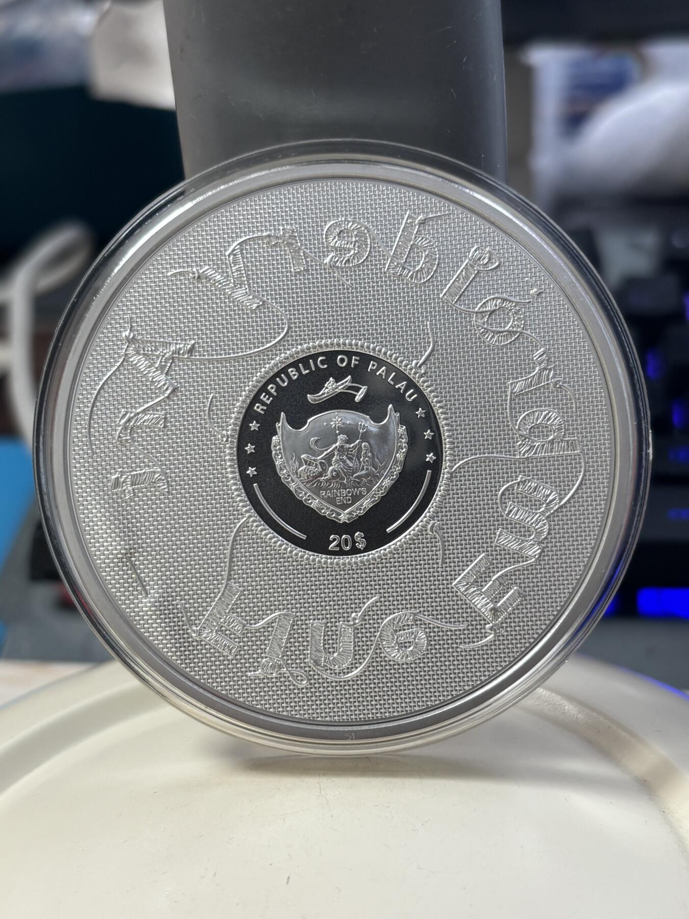 第184期拍卖 帕劳2023年刺绣系列首枚克里姆特吻3盎司纪念彩色银币，999银，发行499枚