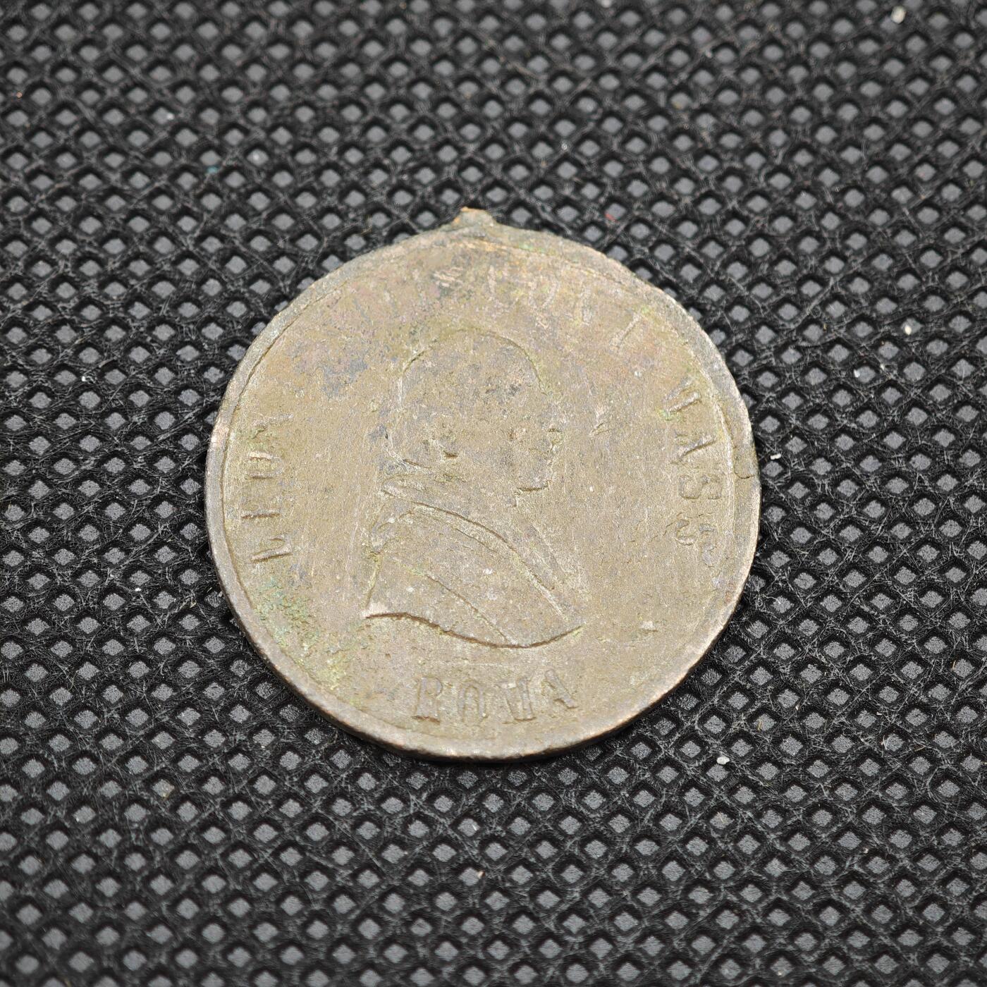 【淘币小摊】限时拍第八百一十六拍  纪念章场  满百包邮可预留两周  周一统一发货   梵蒂冈教皇纪念章直径26mm