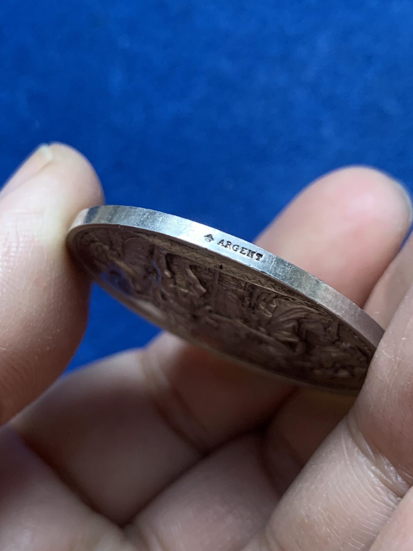 《竞宝斋》第444场 周日，周一，2场连拍 （全场包邮） 1867年法国婚章 21.75克 36.8mm 蜜蜂银标 少见品种