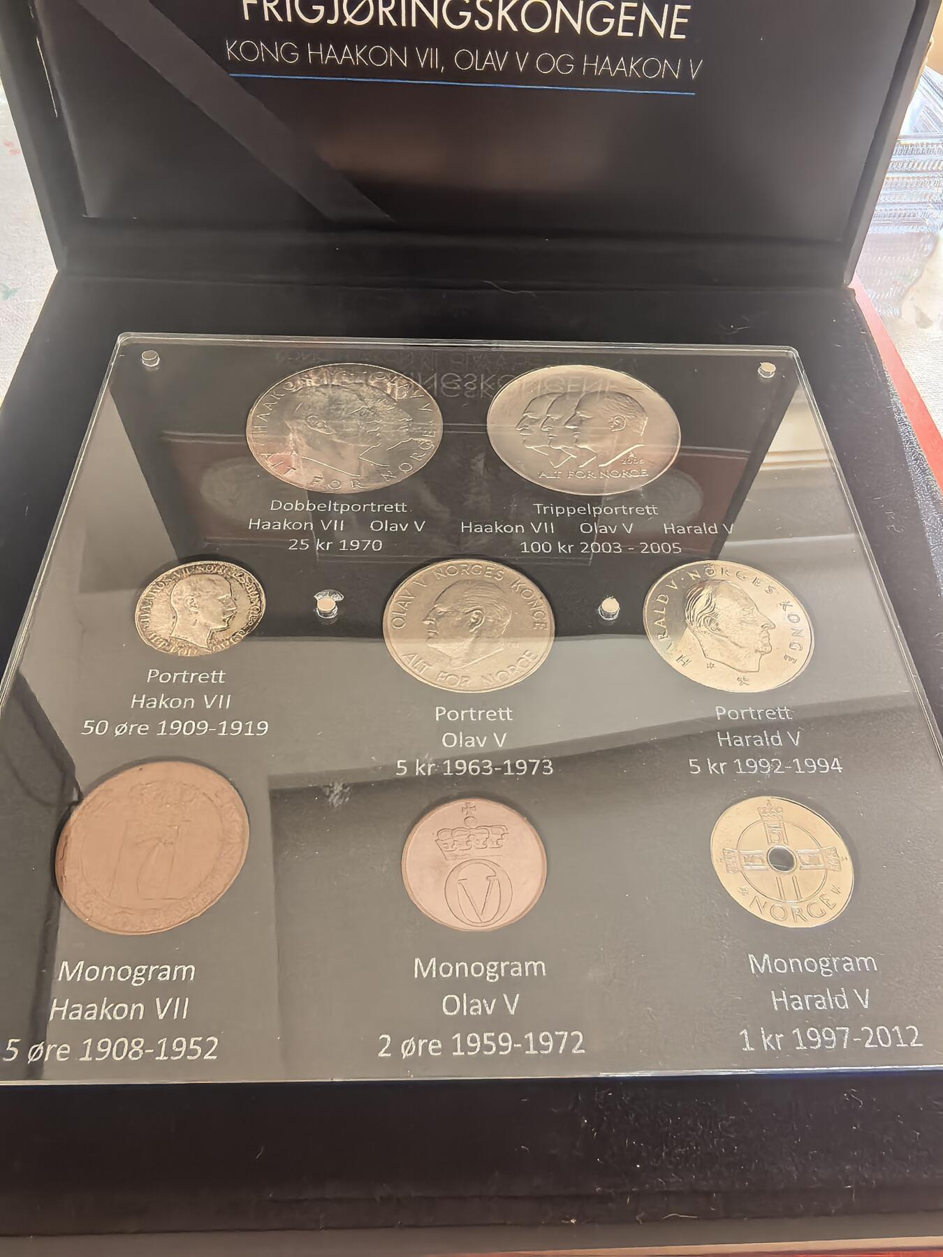 长老汇蛇年精选第七十八场拍卖 2006挪威哈康七世、奥利弗五世、哈罗德五世三王钱币一套，3银3镍2铜，银料价712元，盒证全，典藏版，稀少