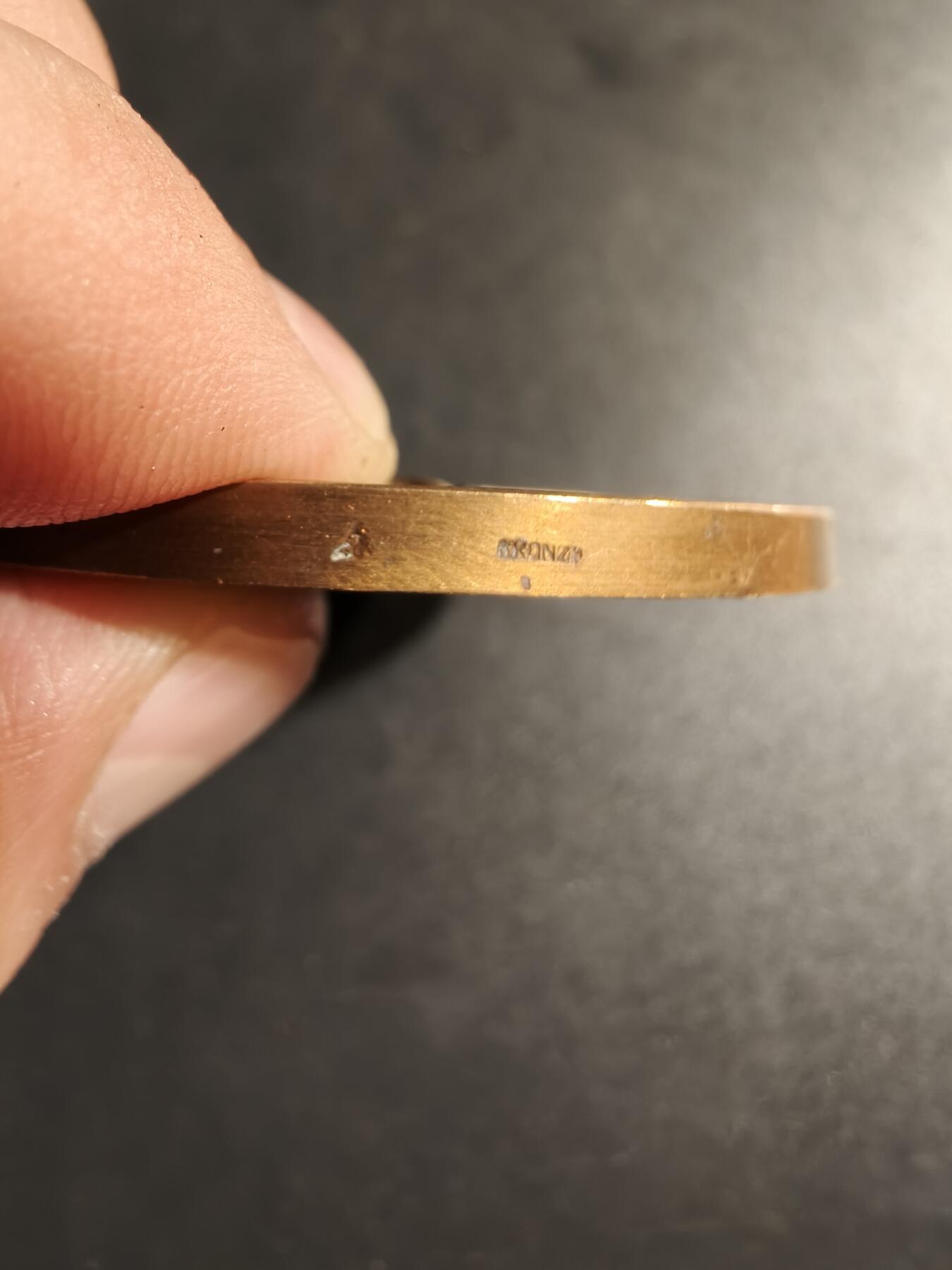 老王徽章第167期 法国福尔米工业协会成立50周年大铜章     直径56mm.    重量77.5g