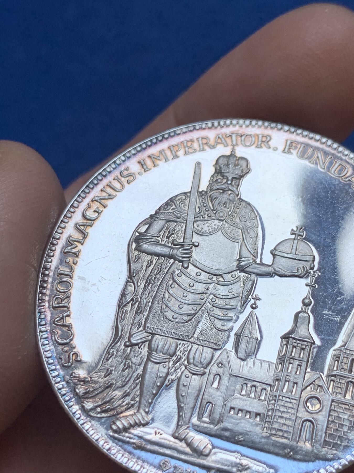 《竞宝斋》第444场 周日，周一，2场连拍 （全场包邮） 1715年（1973年后铸）德国奥斯纳布吕克缺宗1泰勒银章，直径42.2毫米，26克，高纯度银