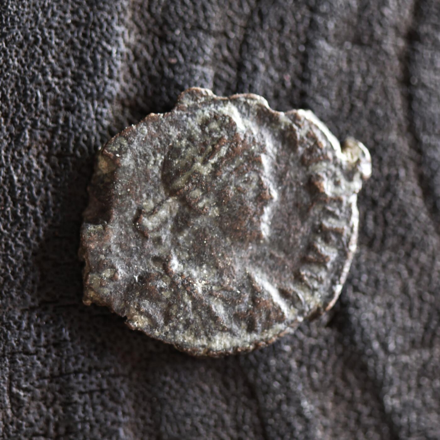 【良泉】【2025年最后一场】12月18日晚19.30点开拍！188组【直播场】西方古代钱币、丝路杂项、印章！  【藏家出品B】公元378-383年，西罗马帝国 格拉提安铜币，克孜科斯造币厂，2.01克