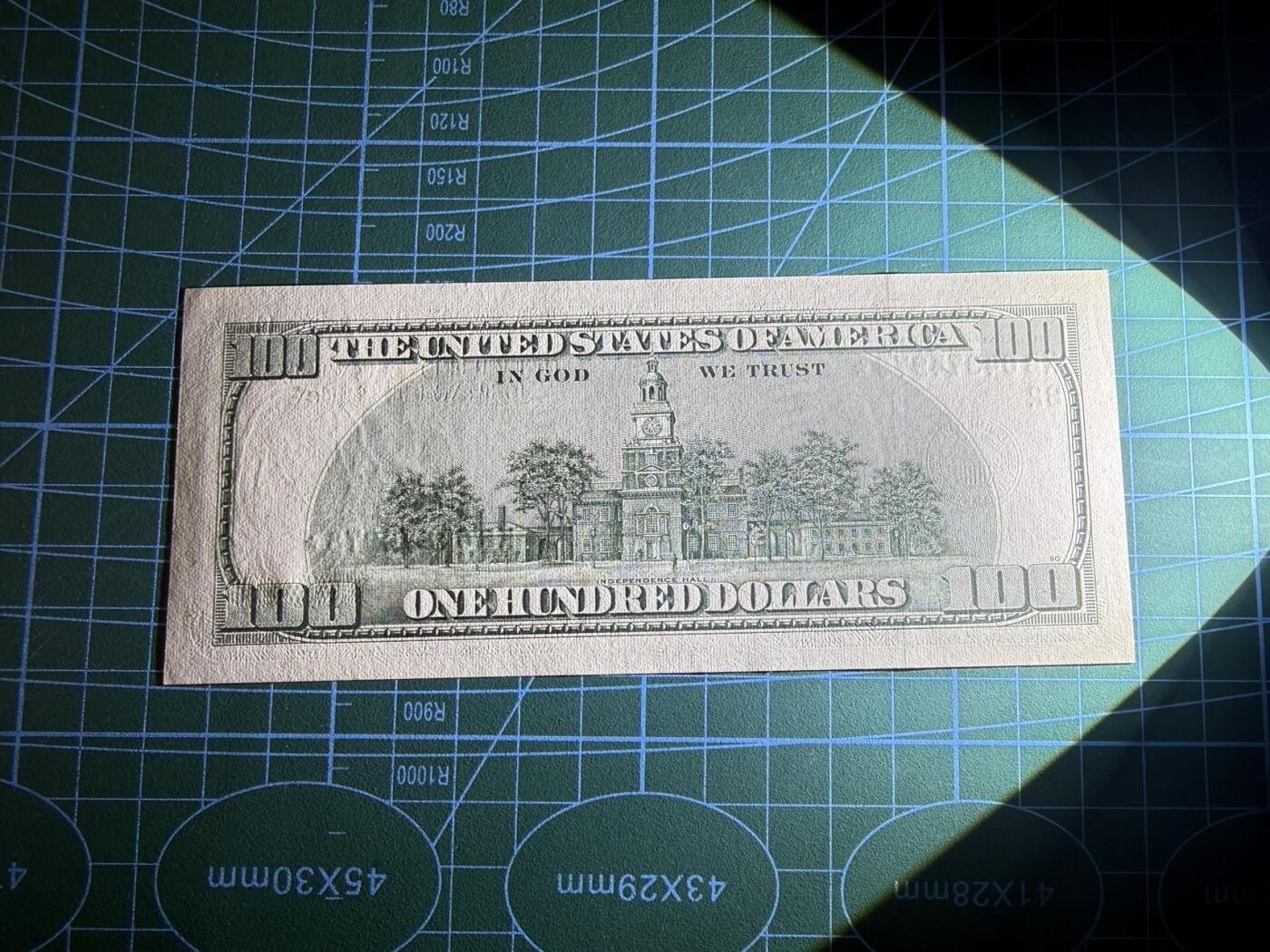 【炜奕收藏】，第五十二期 2006年美国100美元，UNC品相，补号