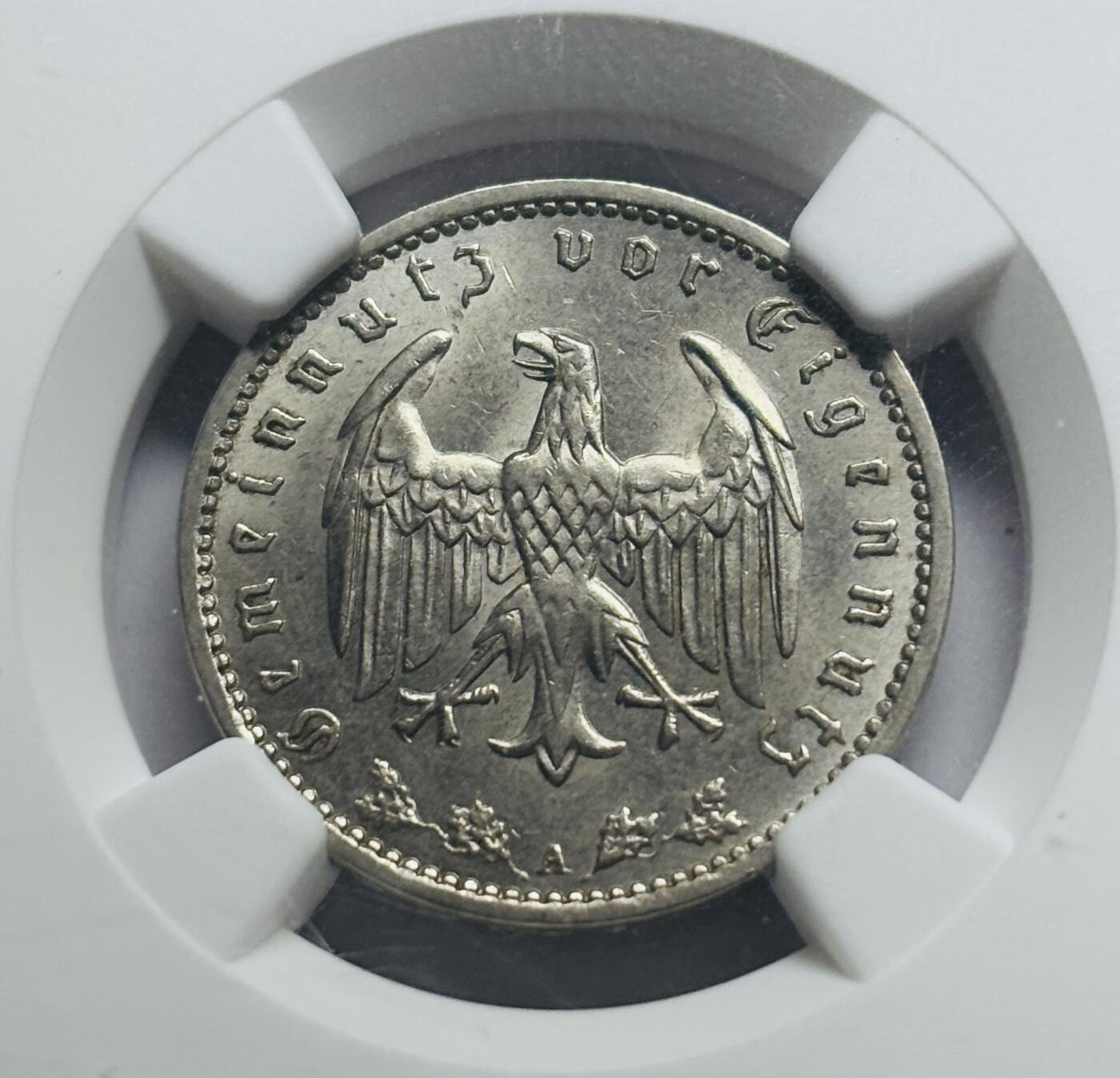 文馨钱币收藏第 283 场，【大雪鉴珍，寒英缀金】金银纪念币精品场，诚邀您的参与【长期接代拍品】 1937 年德国 1 马克镍币 A 版 NGC 评级 MS62 分，羽毛清晰可数，字口深俊，少见的好品，62 分实为低评状态