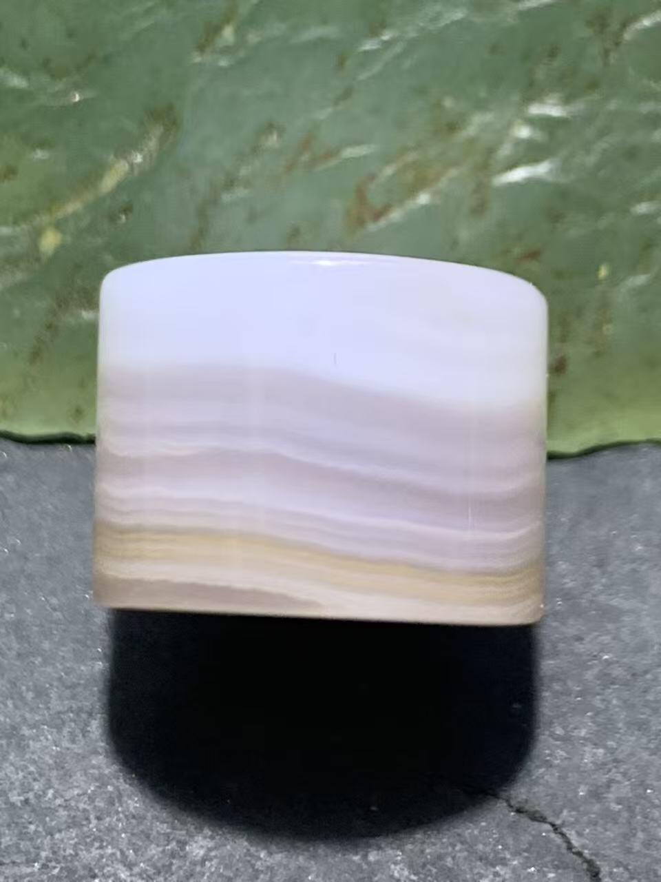 冰飘冻料战国红玛瑙通货墩子一个，