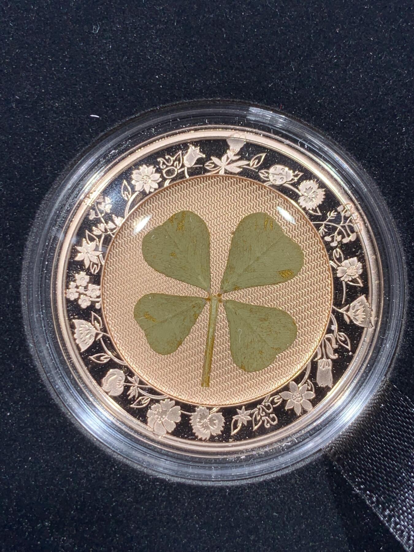 《竞宝斋》第444场 周日，周一，2场连拍 （全场包邮） 帕劳2022年幸运四叶草镶嵌银币 银镀玫瑰金，925银，重量1盎司，限量发行2022枚