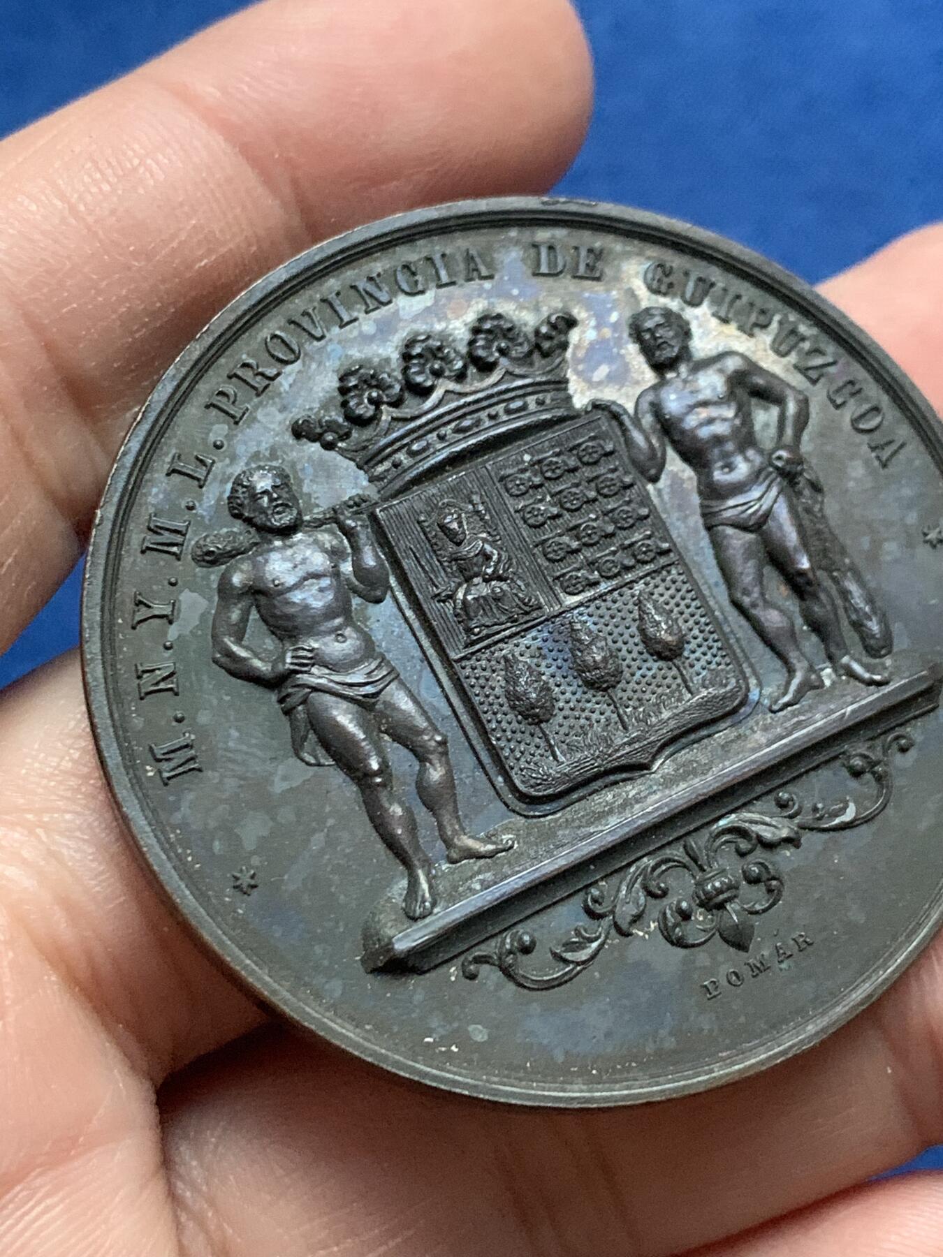 《竞宝斋》第444场 周日，周一，2场连拍 （全场包邮） 西班牙十九世纪 吉普斯夸省畜牧与农产品博览会纪念铜章 51.25克 47mm 带原盒 双面超高浮雕 好品