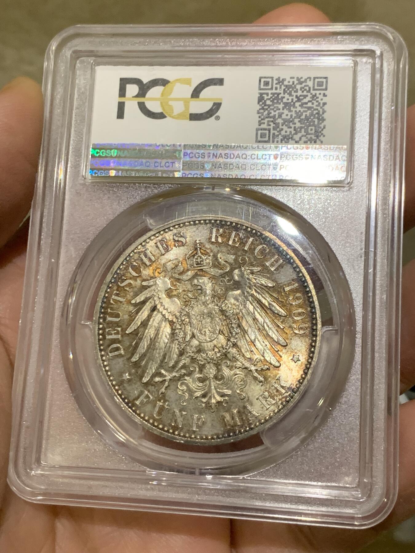 《竞宝斋》第444场 周日，周一，2场连拍 （全场包邮） PCGS MS66 德国1909年萨克森莱比锡大学创校500周年纪念流通5马克 金闪闪的包浆裹身 顶级收藏选择