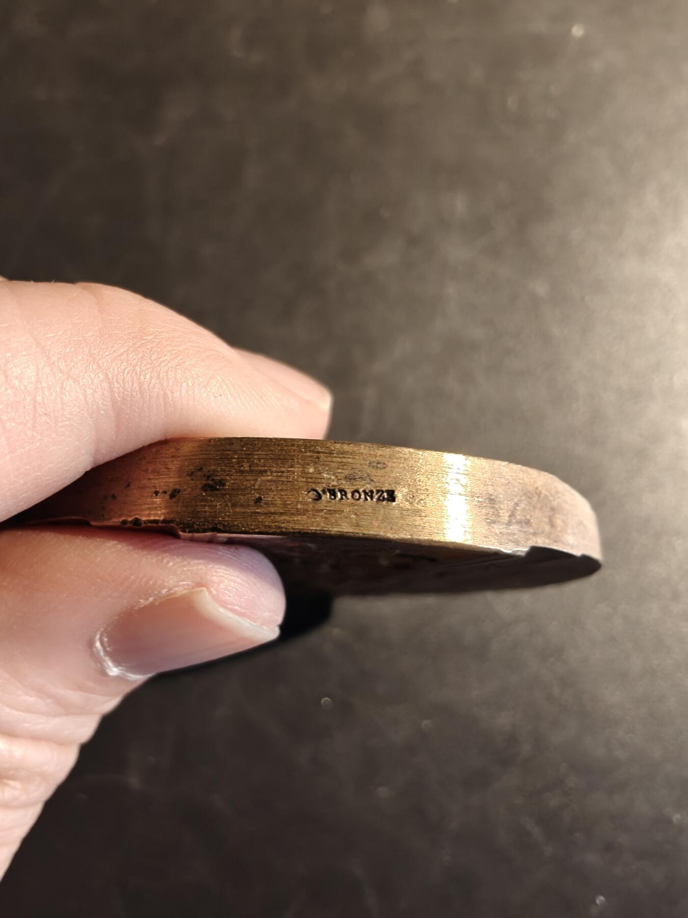 老王徽章第167期 法国沙特尔大教堂大铜章     直径48mm.    重量69.5g