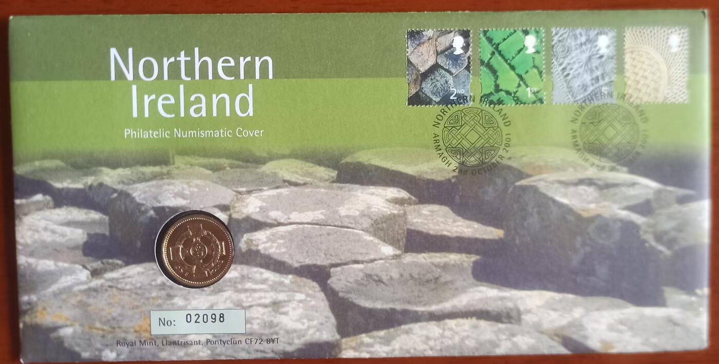 ❤️【币观天下】❤️ 第333期钱币拍卖- 2025.12.5周五晚上6点半场-长期征集拍品 英国2001年一镑北爱凯尔特项圈邮币封