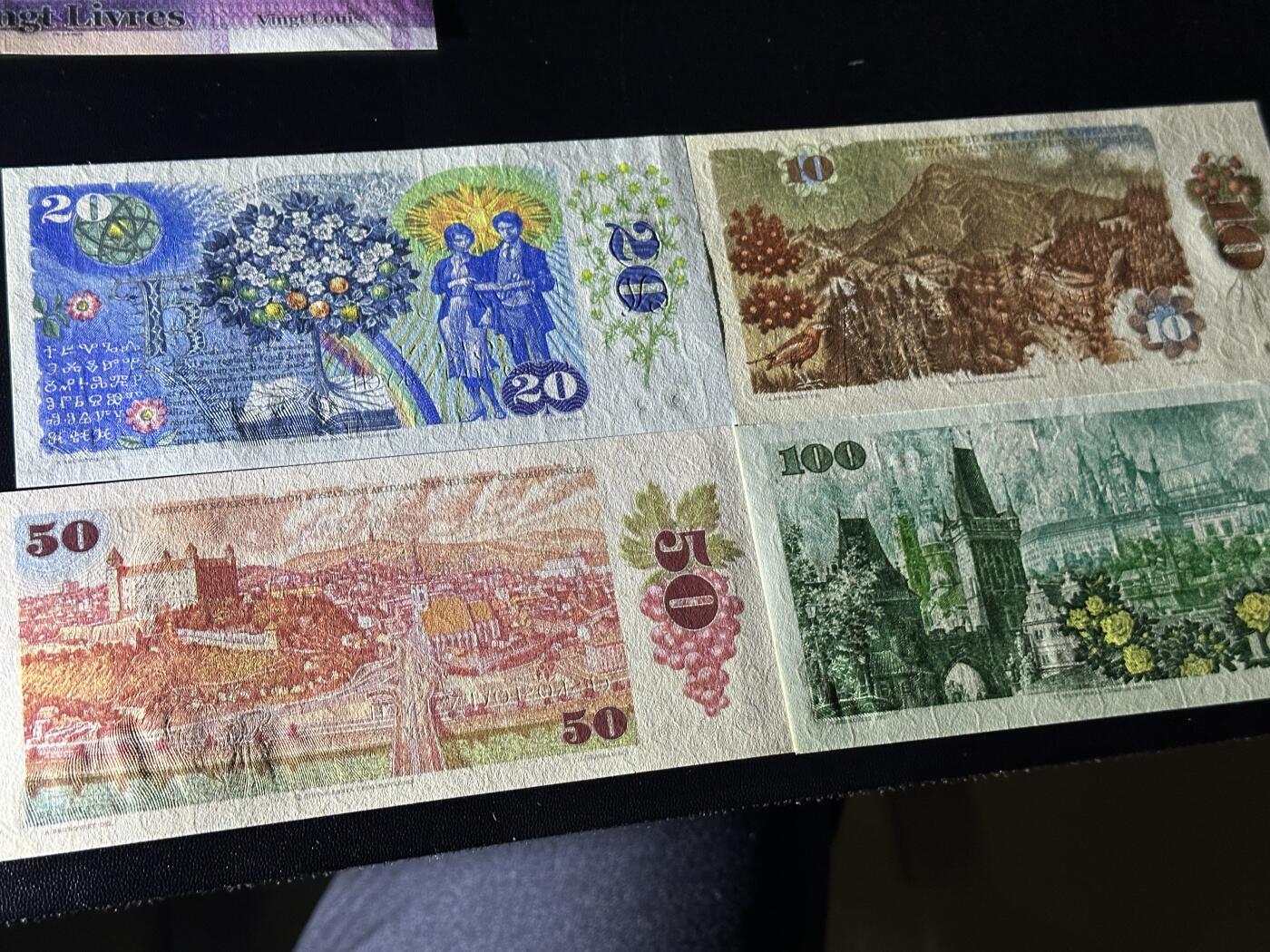 《外钞收藏家》第五百九十期（欧洲强钞、港币、硬通货及丰富裸币大拍场）（本平台长期征集拍品、欢迎藏友们联系合作） 捷克斯洛伐克10、20、50、100克朗 4张一起 全新UNC 全部是靓号尾7