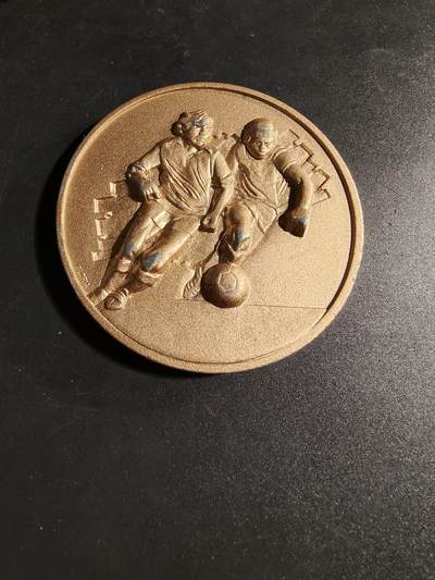 老王徽章第167期 - 法国足球运动纪念章     直径68mm.   重量127.7g