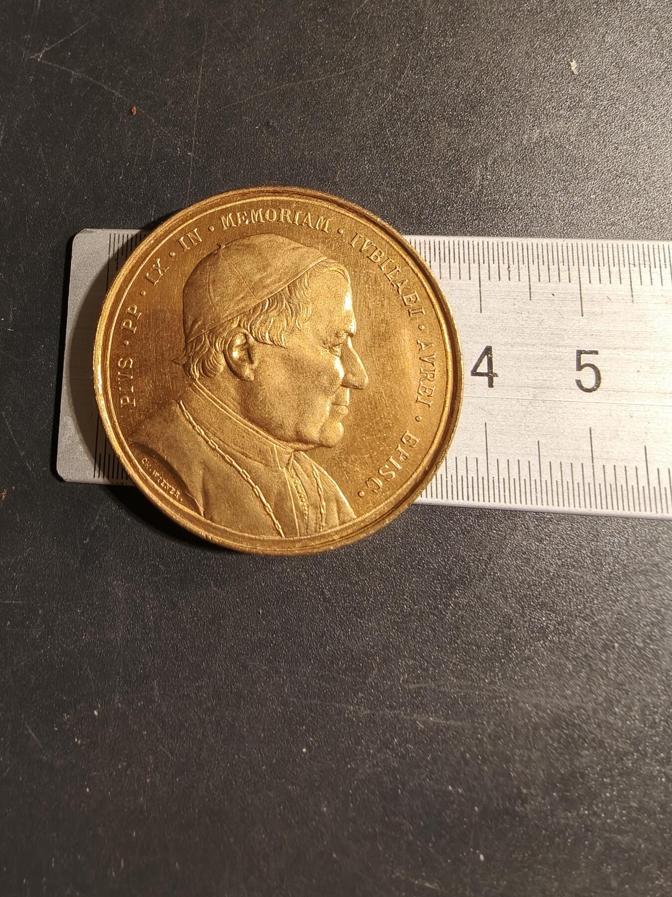 老王徽章第167期 梵蒂冈教宗庇护九世纪念章      直径38mm.    重量23.5g