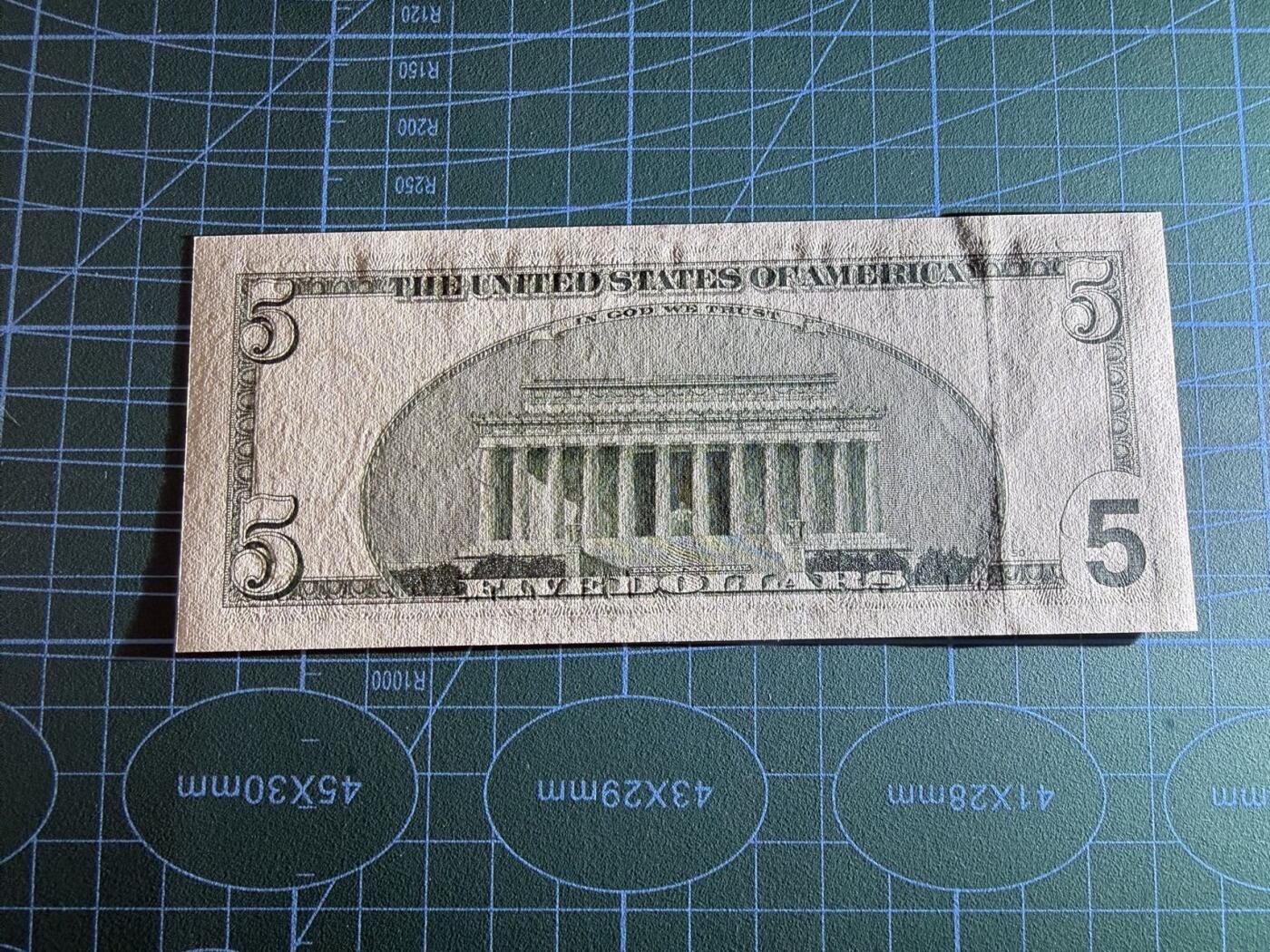 【炜奕收藏】，第五十二期 1999年美国5元，UNC品相，补号