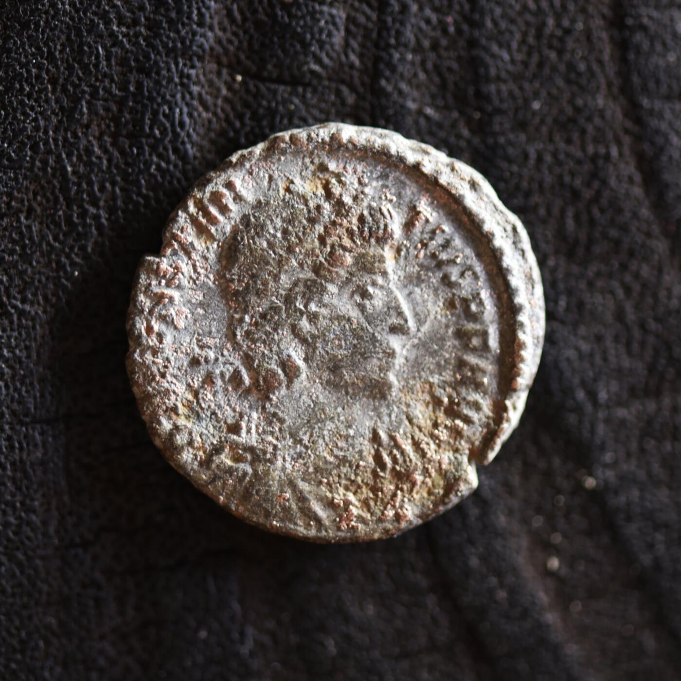 【良泉】【2025年最后一场】12月18日晚19.30点开拍！188组【直播场】西方古代钱币、丝路杂项、印章！  【藏家出品B】公元337-361年，古罗马帝国，君士坦提乌斯二世，君士坦丁堡造币厂，2.57克