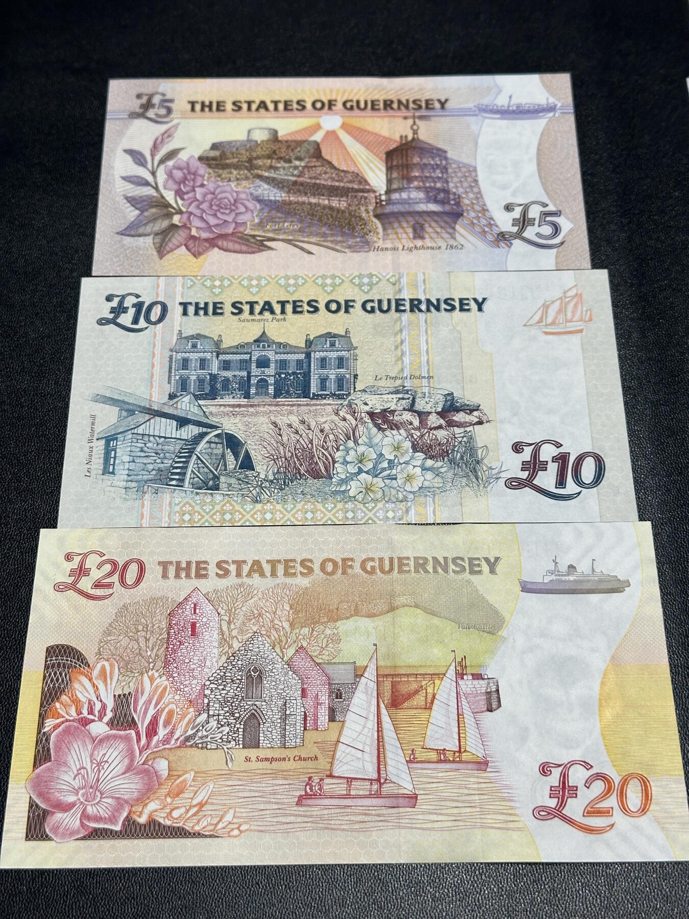 《外钞收藏家》第五百九十期（欧洲强钞、港币、硬通货及丰富裸币大拍场）（本平台长期征集拍品、欢迎藏友们联系合作） 格恩西女王5、10、20镑 3张一起 全新UNC 全部是靓号尾1 但20镑边上轻微潮