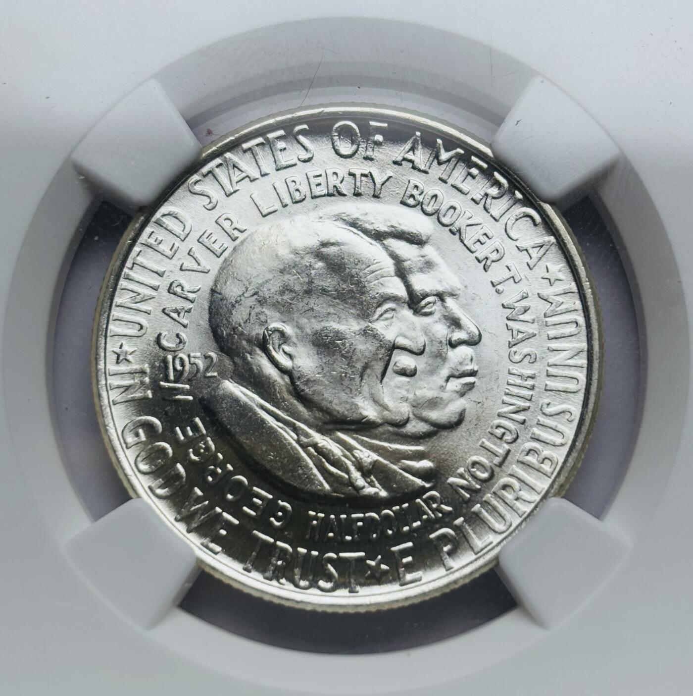 文馨钱币收藏第 283 场，【大雪鉴珍，寒英缀金】金银纪念币精品场，诚邀您的参与【长期接代拍品】 美国1952年50分半元银币，布克·华盛顿和乔治·卡弗 NGC 评级 MS 63 分原光卷拆状态底板丝滑干净