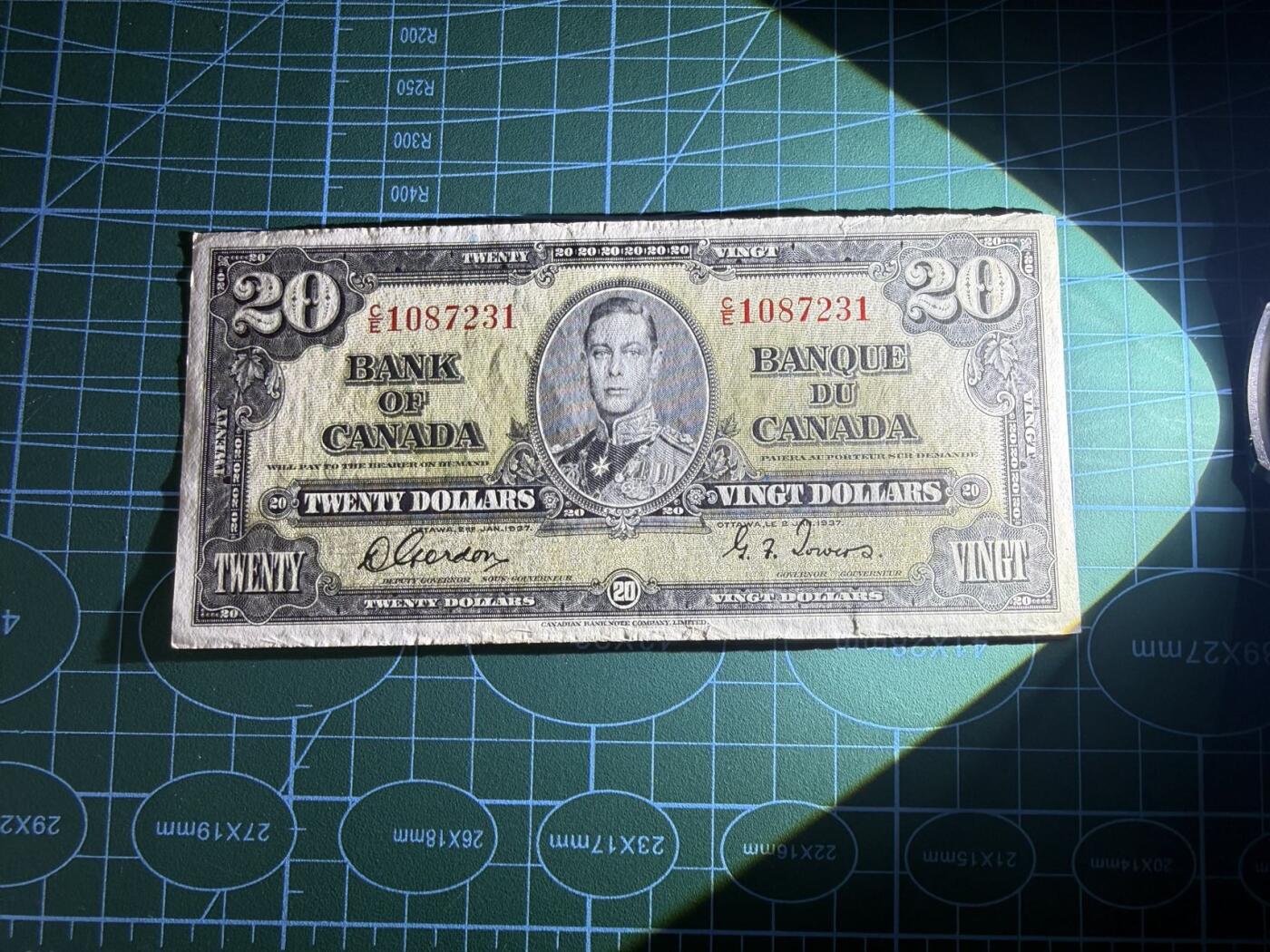 【炜奕收藏】，第五十二期 1937年加拿大20元，品相如图，边缘瑕疵，大面无折