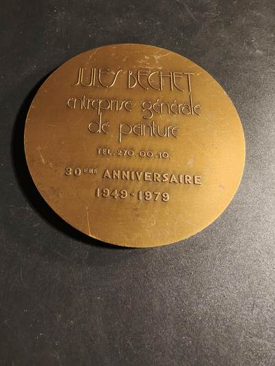 老王徽章第167期 - 法国Jules Bechet 绘画公司30周年大铜章     直径81mm.    重量215.5g