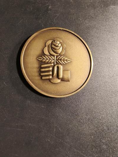 老王徽章第167期 - 比利时沙勒洛瓦社会主义联盟纪念章      直径50mm.     重量47.6g