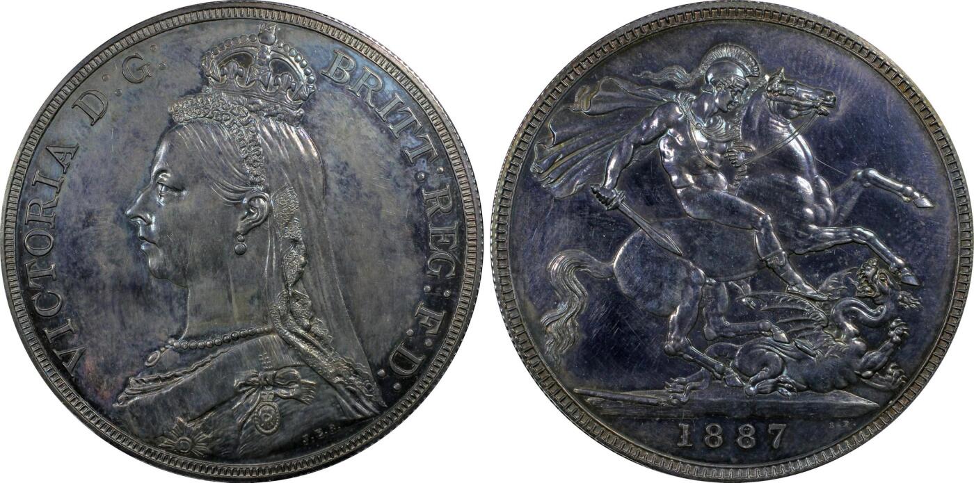 万国钱币拍卖第056期 PCGS PR62 1887英国维多利亚女王高冠马剑精制克朗  发行量仅1084枚的精制马剑 与爱七Matte和乔五木马相比依旧保留了古典时代的韵味 而精制工艺也达到了巅峰水准 双面厚重乌云五彩 全镜面底板 PC老评水晶盒