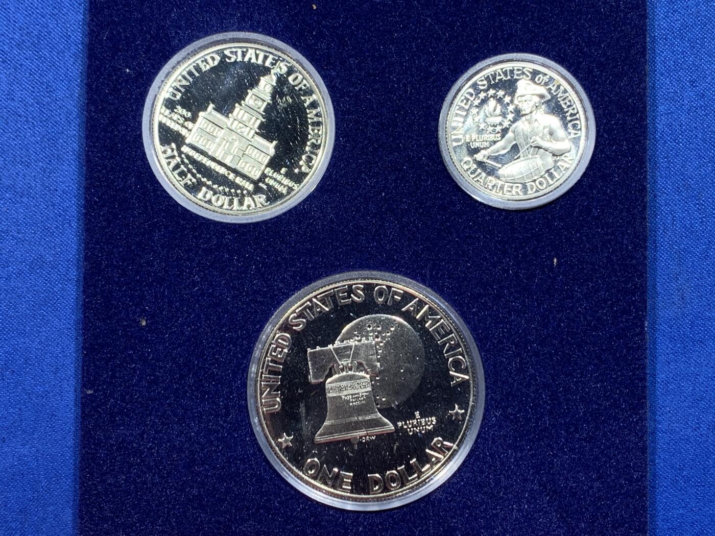 《竞宝斋》第444场 周日，周一，2场连拍 （全场包邮） 1776-1976美国建国200周年纪念 精制银套币 三枚装 经典品种 品相不错 细节见图