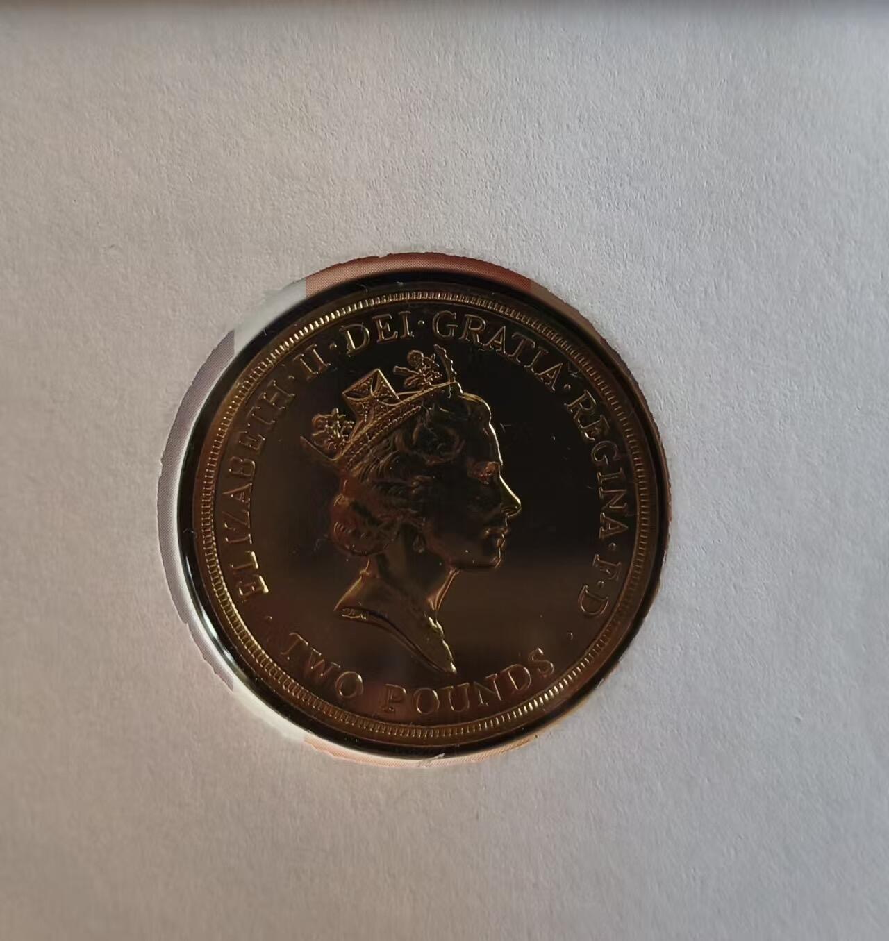 ❤️【币观天下】❤️ 第333期钱币拍卖- 2025.12.5周五晚上6点半场-长期征集拍品 英国1995年两镑 胜利日邮币封