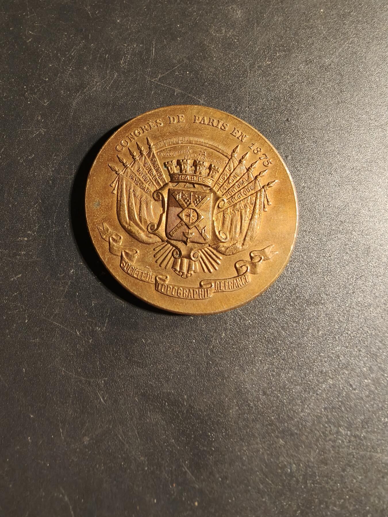 老王徽章第167期 法国地形测量学会大铜章     直径41mm.    重量36.7g