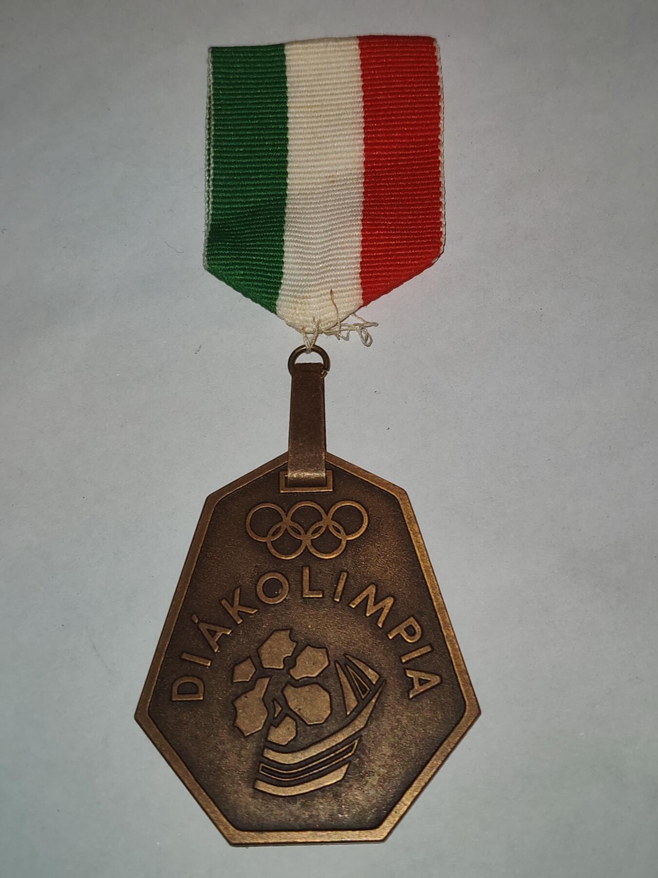 韵星假日拍卖第三十一期 -- Rimey Holidays Auction 31 匈牙利过渡时期1990-1991奥林匹克代表证章 实发带刻字 非常稀少 