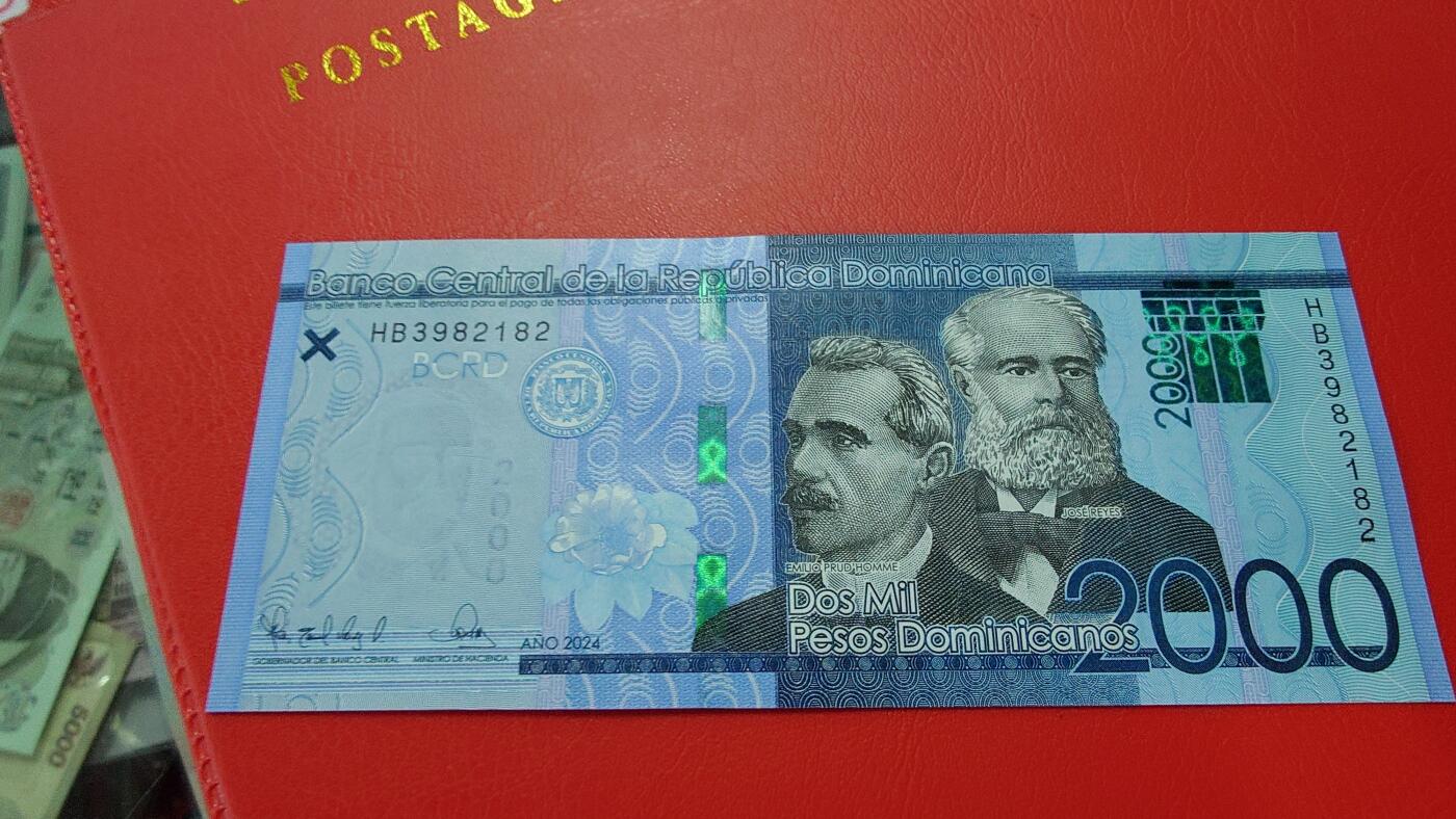 世界钱币～微拍第218期暨2025年第58期  老库存低价起拍 2024年多米尼加2000 全新绝品无47尾号182