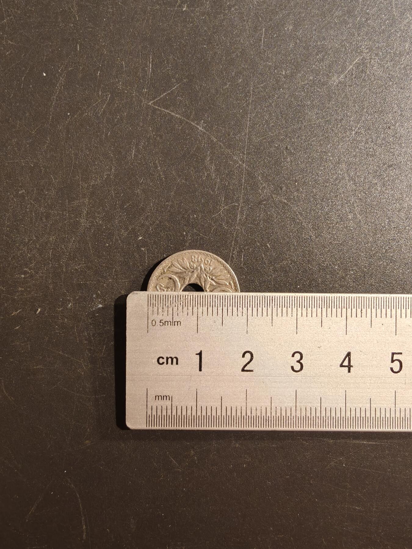 老王徽章第167期 法国25 生丁硬币.      直径19mm.    重量3g