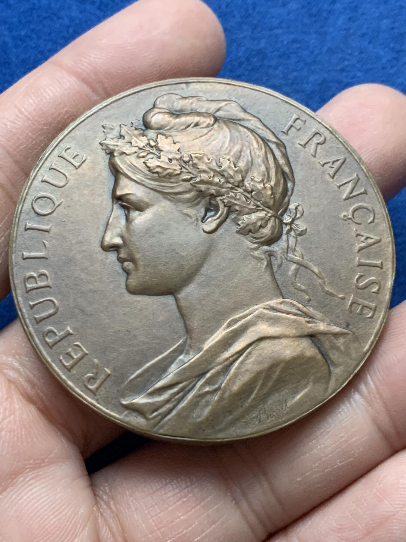 《竞宝斋》第444场 周日，周一，2场连拍 （全场包邮） 法国1921年工商协会纪念铜章 重约64.9克 49.7mm 丰饶角铜标边铭 双面人像版本少见