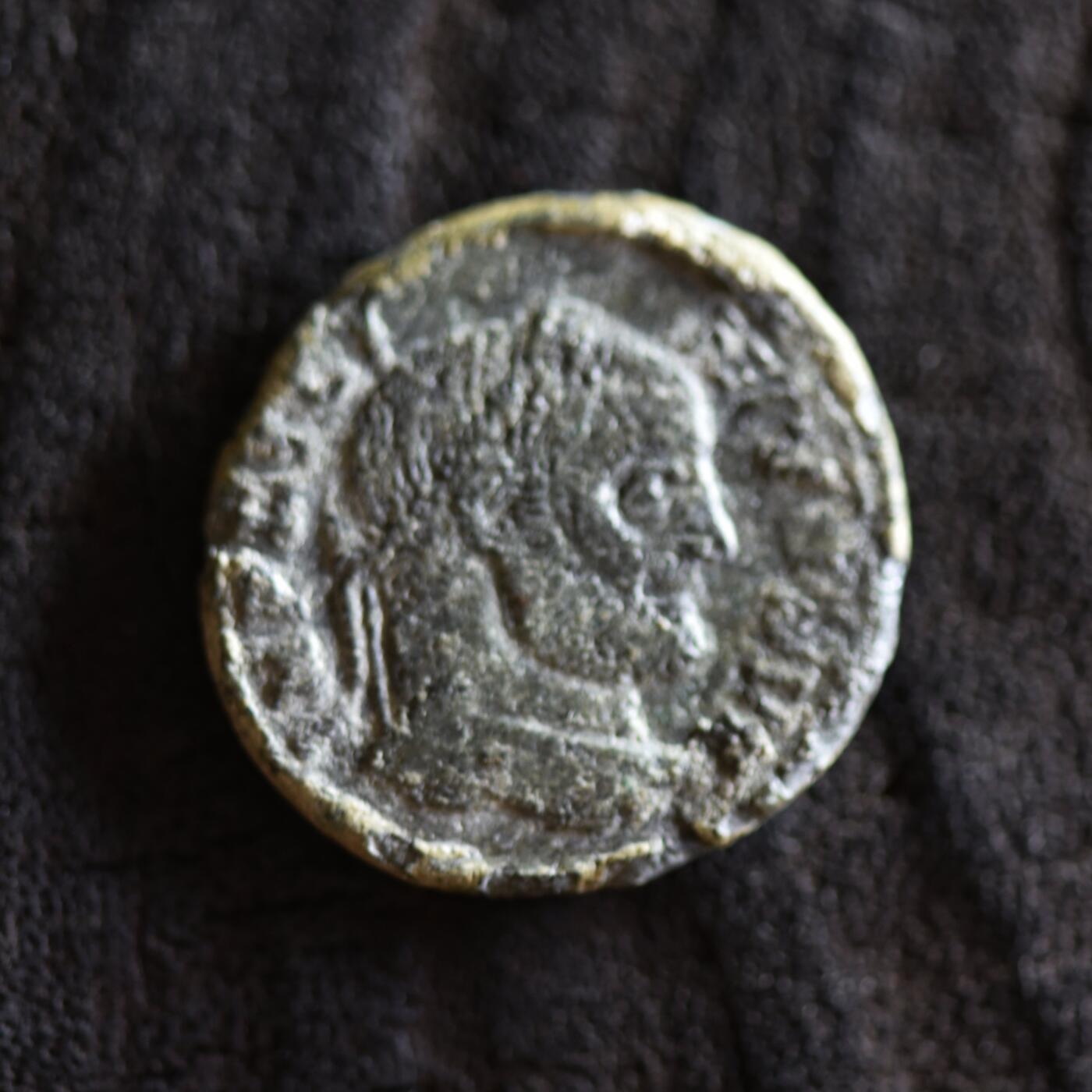 【良泉】【2025年最后一场】12月18日晚19.30点开拍！188组【直播场】西方古代钱币、丝路杂项、印章！  【藏家出品B】公元320年，古罗马帝国，李锡尼一世，誓愿富力铜币，2.77克